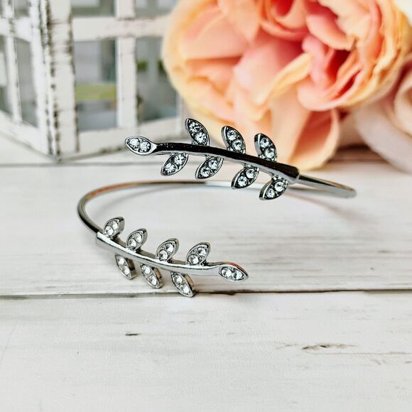 New Cuff Adjustable Rhinestone Leaf Bracelet Silver Tone Chic Beautiful - Picture 2 of 3